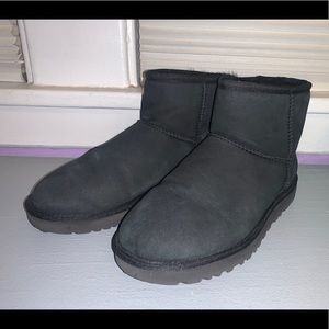 UGG classic boot mini